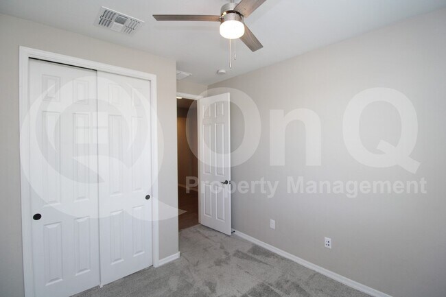 Building Photo - 975 W Calle Monte Lindo