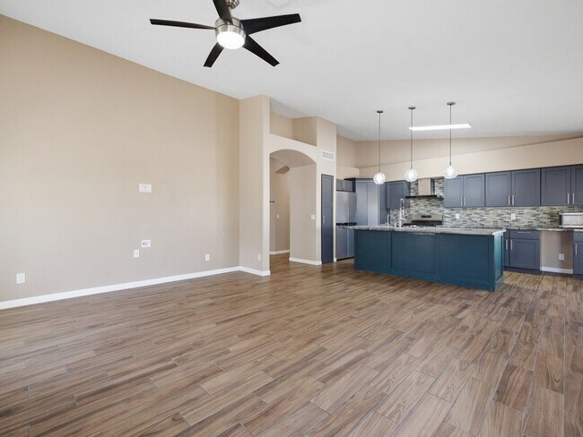 Building Photo - 8647 E Bullrider Pl