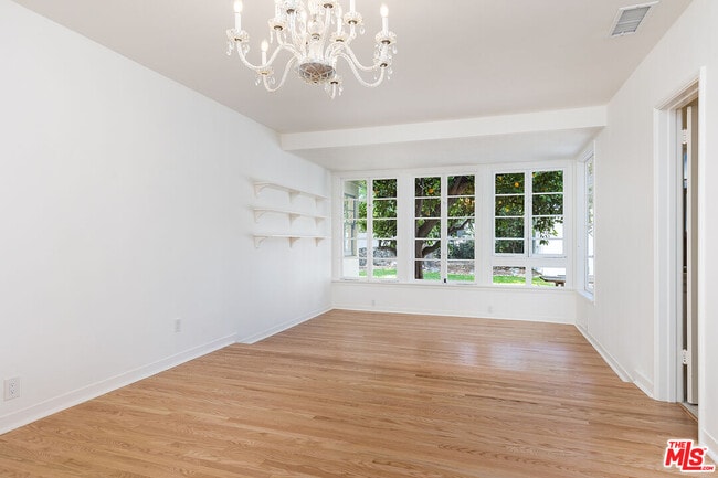 Building Photo - 2091 N Roosevelt Ave