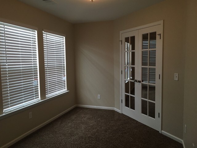 Building Photo - 415 Seabreeze Drive