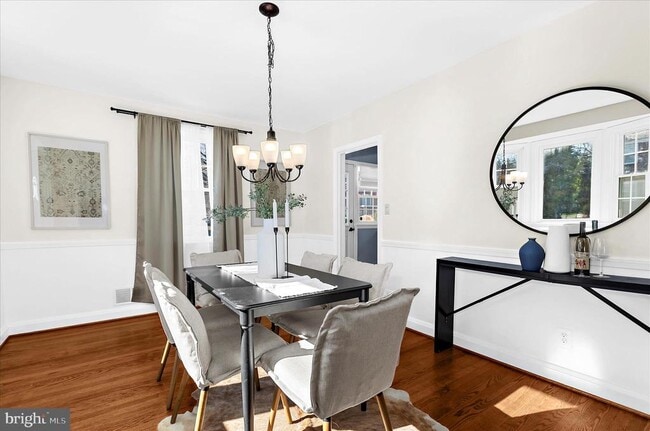 Building Photo - 312 Small Ct