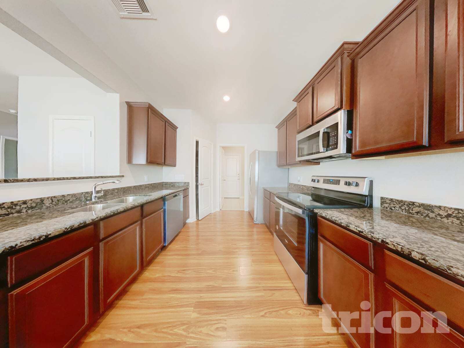 Building Photo - 216 Elm Patch Dr