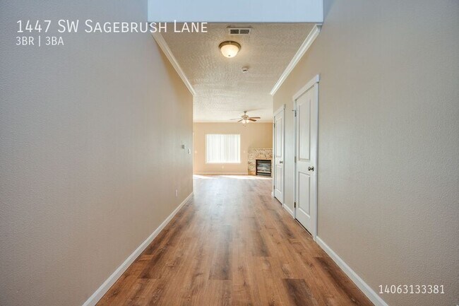 Building Photo - 1447 SW Sagebrush Ln