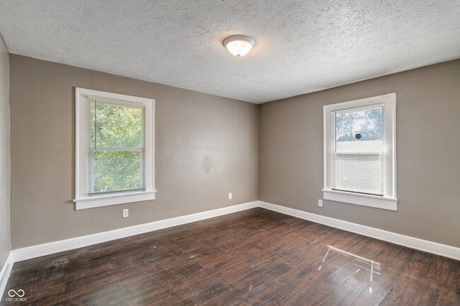 Building Photo - 717 N Grant Ave