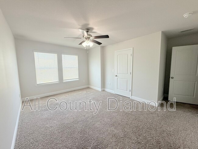 Building Photo - 7682 Shadow Lake Dr