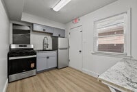 Building Photo - 528 Booker St