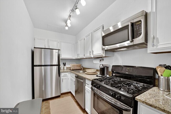 Building Photo - 1245 4th St SW