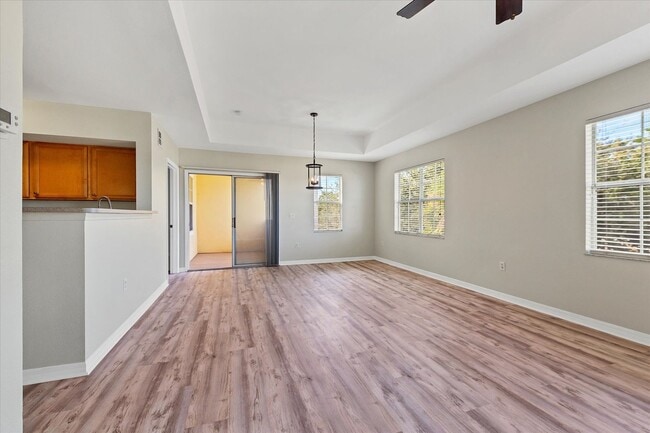 Building Photo - Updated 2/2 unit becoming available now for annual rent starting