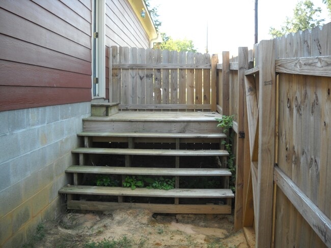 Building Photo - 1132 MS-9