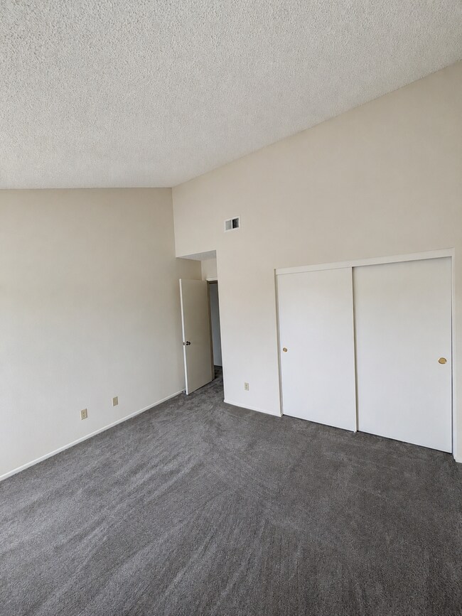 Building Photo - 3727 Mesa Oak Ln