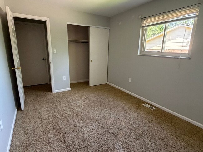 Building Photo - 1306 Black Forest Dr