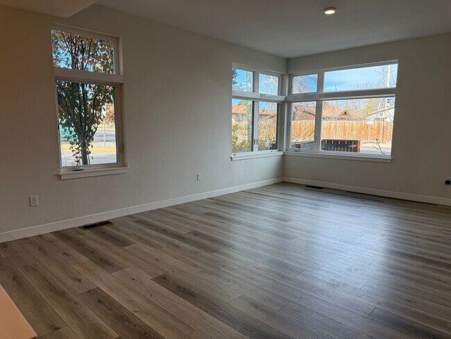 Building Photo - 2 Bed 3 bath 2 car townhome in OldTown Lafayette