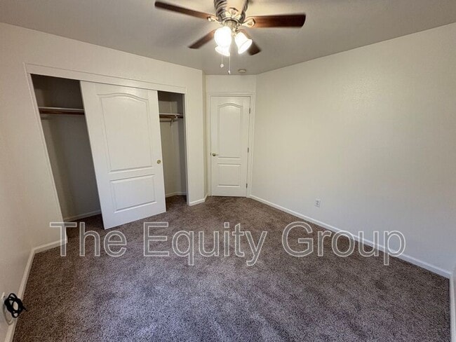 Building Photo - 2322 E Beech Ct
