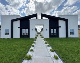 Building Photo - 2409 Indian Creek Ave