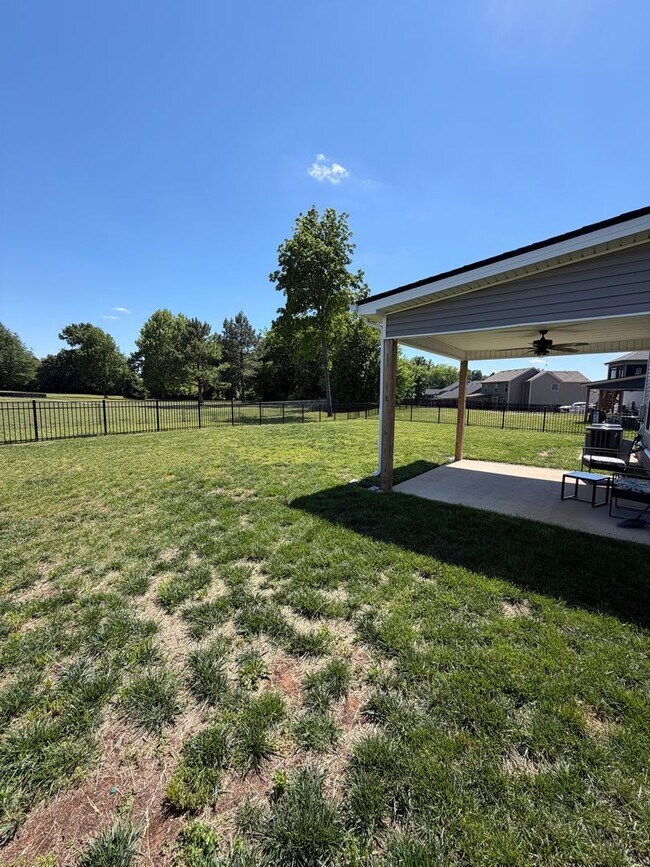 Building Photo - 3 Bedroom 2 1/2 Bath Home For Rent Near Post!