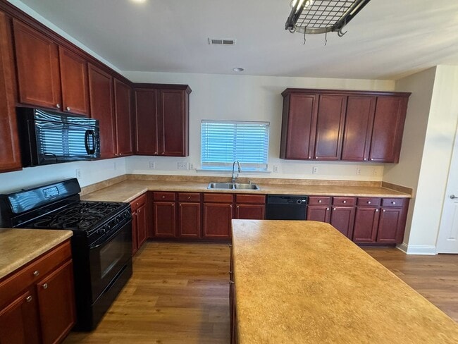 Building Photo - 6622 Latherton Ln