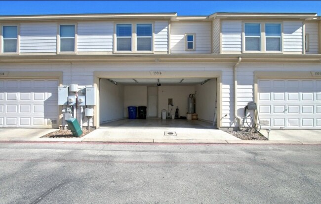 2 Car Garage - 13316 Bristow Dawn