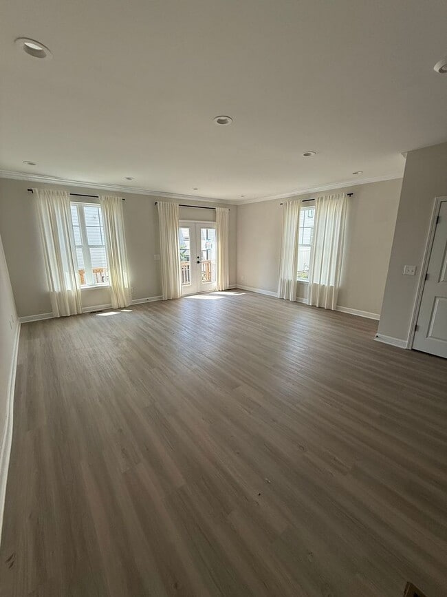 Building Photo - BRAND NEW TOWNHOMES AVALIABLE NOW