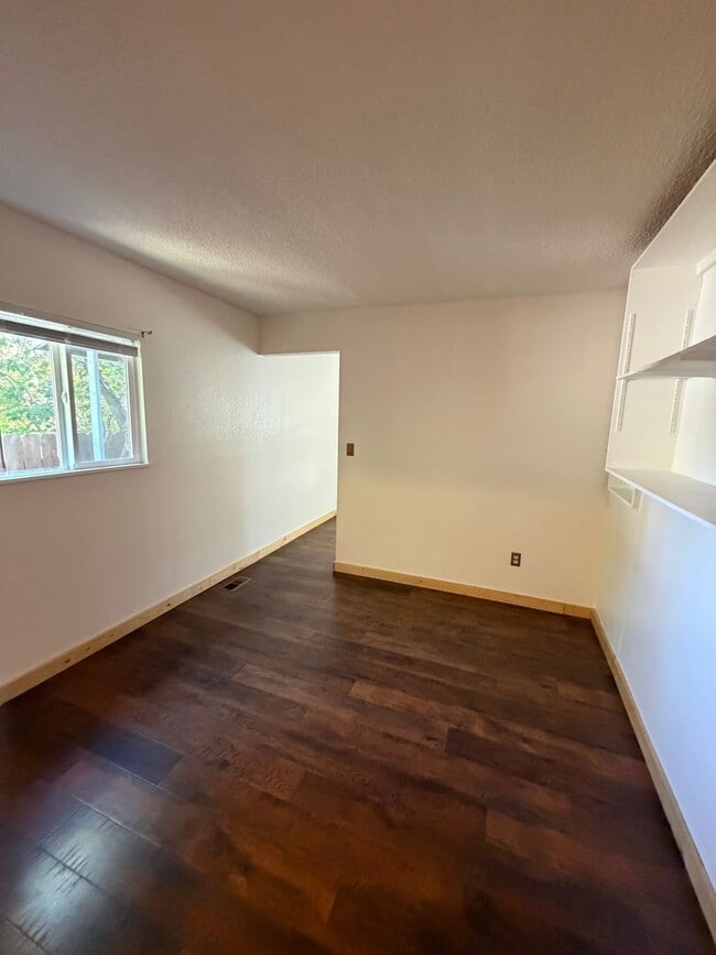 Building Photo - 1511 Phillips St