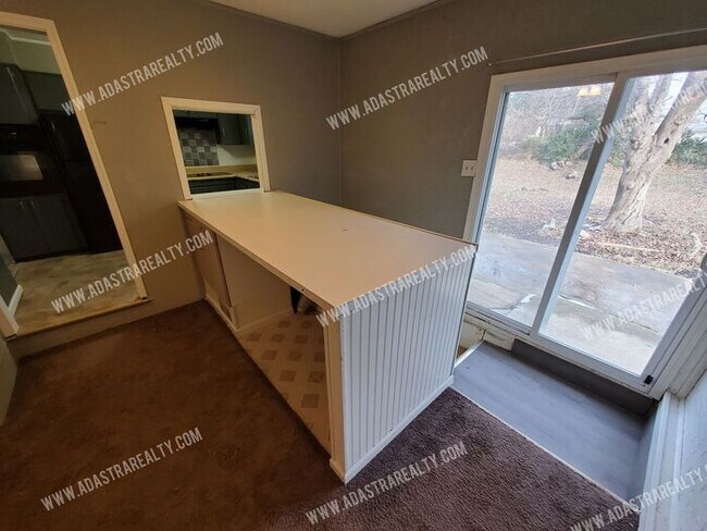 Building Photo - Beautiful 3 Bed/1 Bath Home in KCMO-Available NOW!!