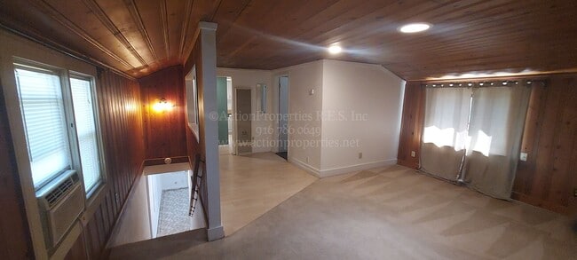 Building Photo - Central Roseville, 1 Bed, 1 Ba, Wall Air, ...