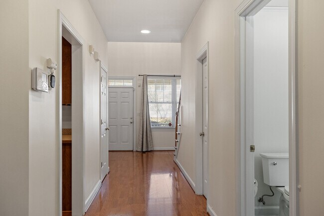 Building Photo - 8105 Satillo Ln