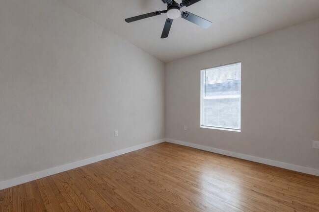 Building Photo - 306 Westmoreland Dr