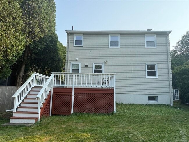 Building Photo - 72 Grassland St