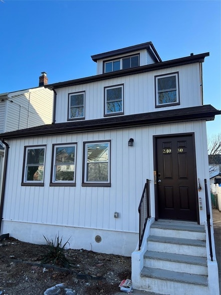 Building Photo - 240-30 141st Ave