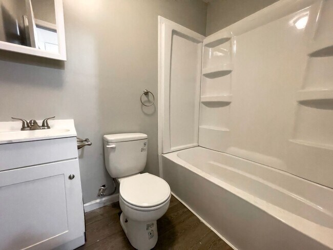 Primary Photo - 1812 W 7th St