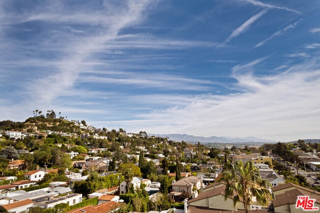 Building Photo - 4411 Los Feliz Blvd