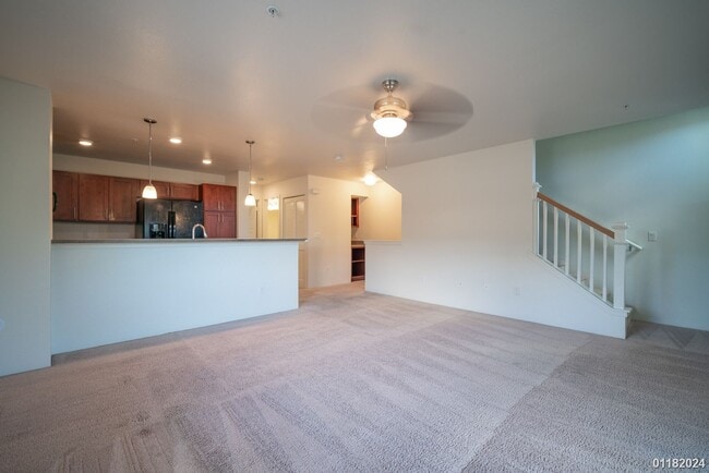 Building Photo - 3bd/2.5ba condo with 2 assigned parking sp...