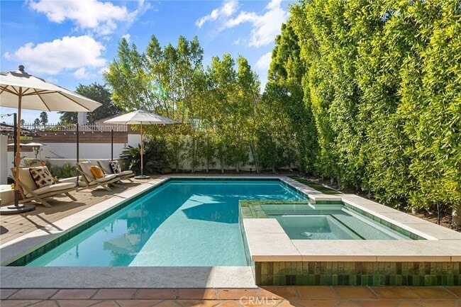 Building Photo - 5115 Los Feliz Blvd