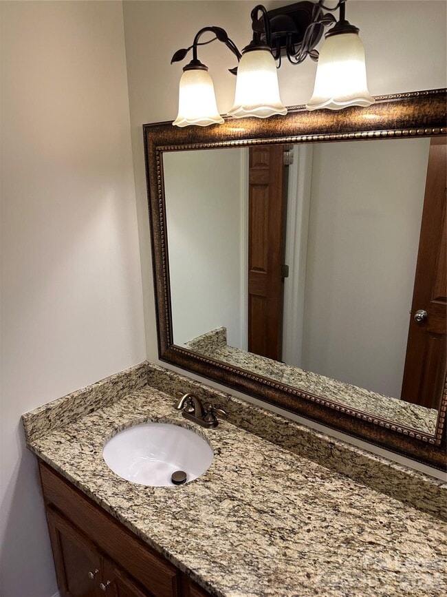 Building Photo - 124 Moonlight Way