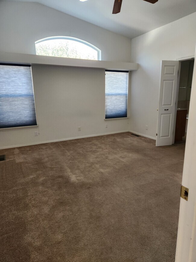 Building Photo - 7301 Quail Springs Pl NE