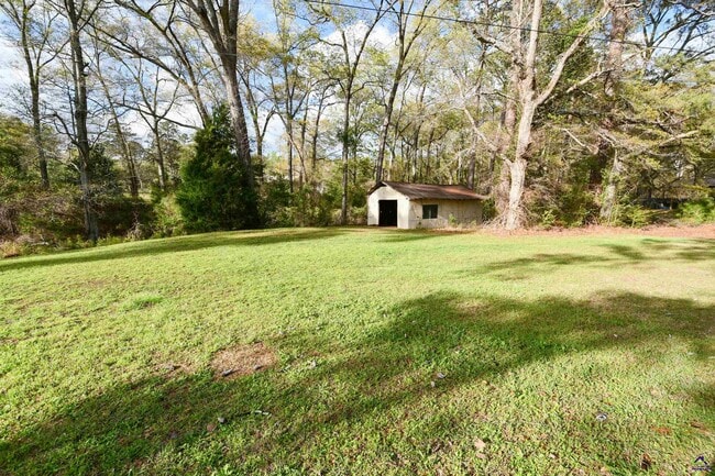 Building Photo - 461 SR 96