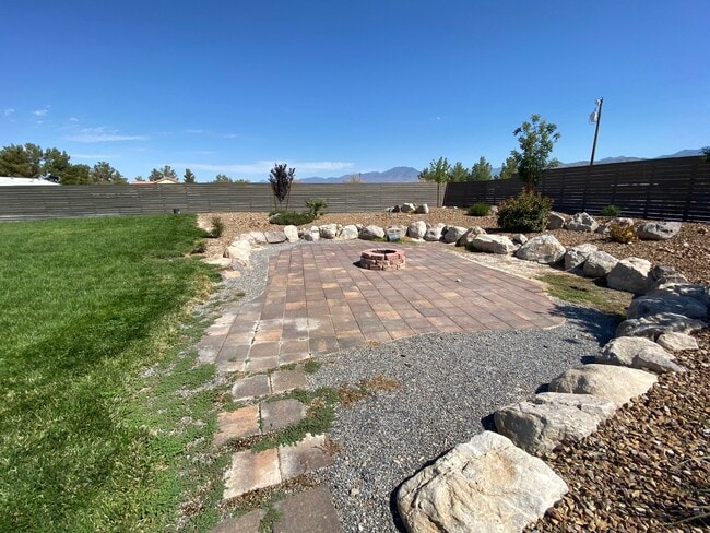 Building Photo - CALVADA VALLEY U.1 - Oakleaf Avenue