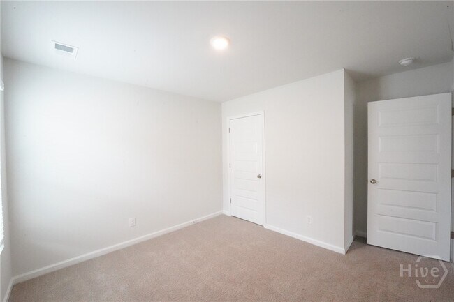Building Photo - 112 Windrush Pnes