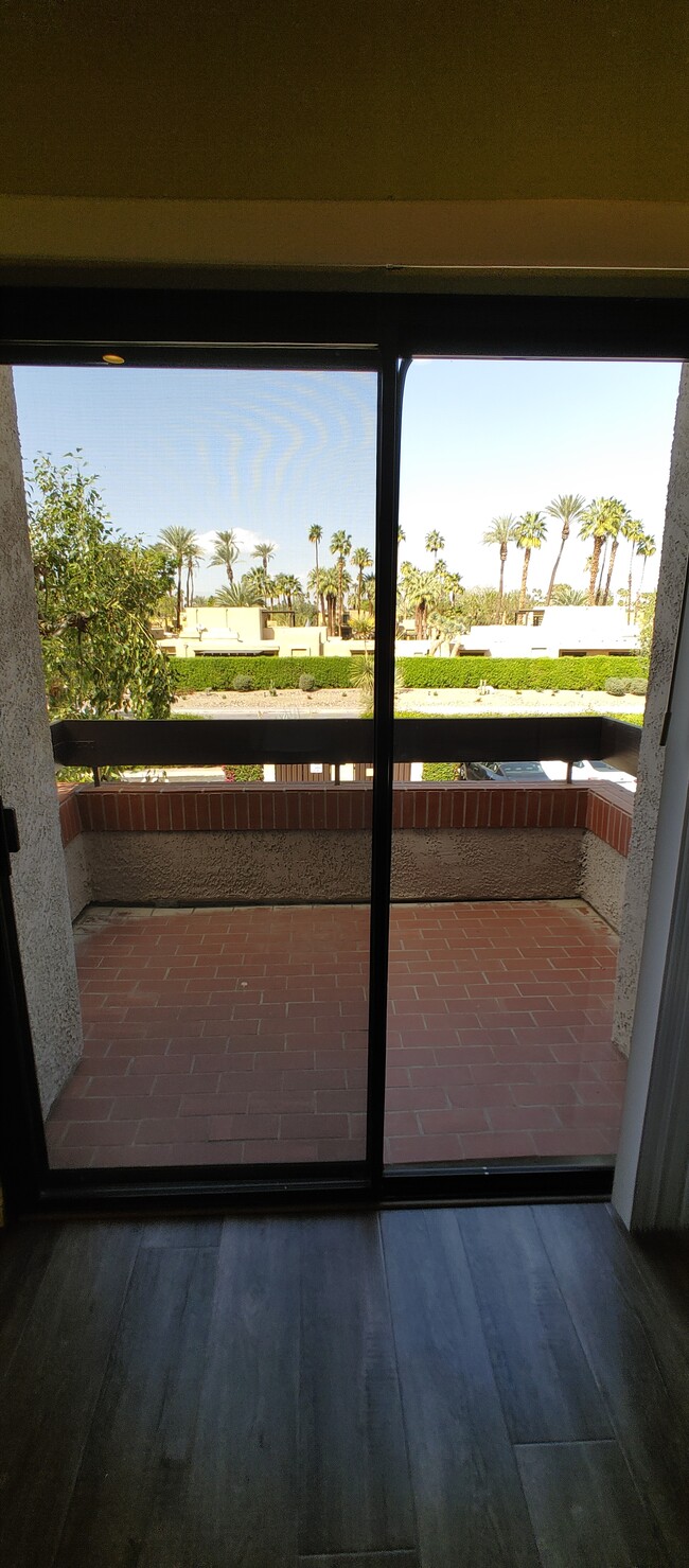 Building Photo - 2601 S Broadmoor Dr