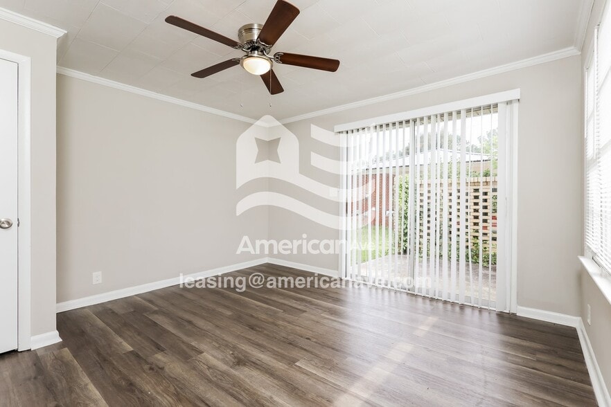 Building Photo - 3020 16th Ave SW