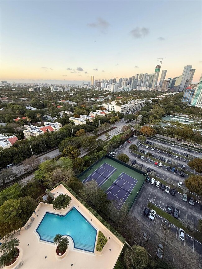 Building Photo - 2475 Brickell Ave