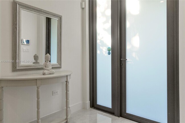 Building Photo - 2889 SW 33rd Ave