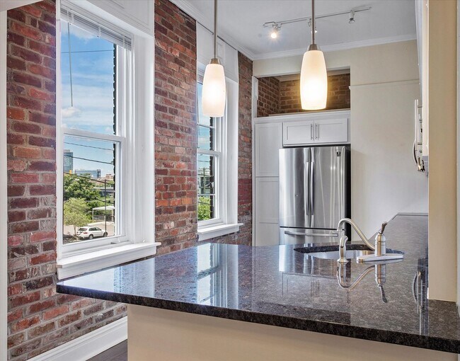 Building Photo - Swanky 2000 sf duplex in the heart of Church Hill