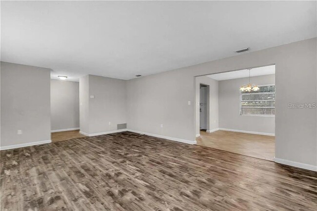 Building Photo - 5516 Sedgefield St