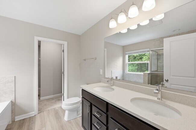 Building Photo - 5749 Shadowfair Ln