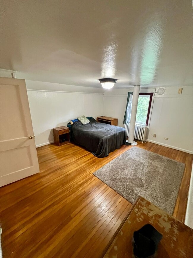 Building Photo - Downtown Home in Fairbanks!!