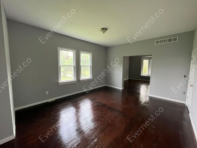 Building Photo - 291 Englewood St