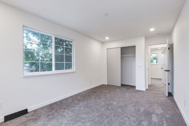 Building Photo - 6087 W 84th Ave