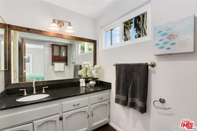 Building Photo - 710 N Guadalupe Ave