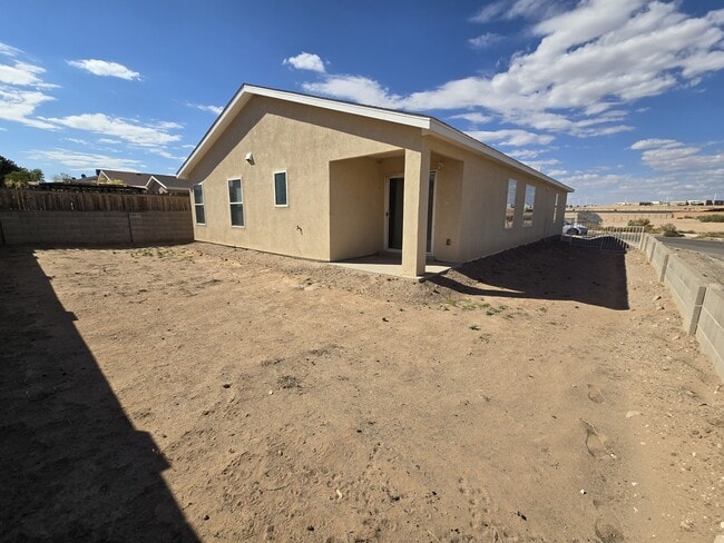 Building Photo - 3984 Rancher Loop NE